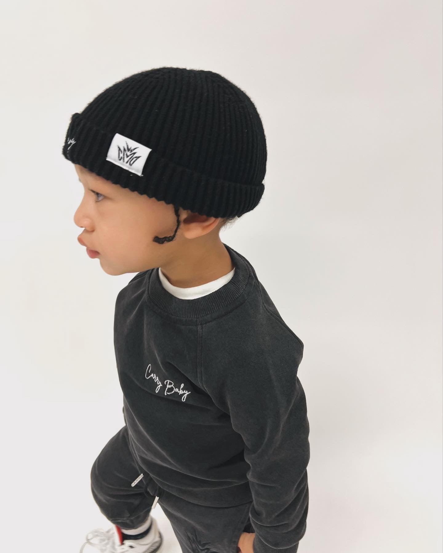 BLACK CB KNITTED BEANIE (SHORT STYLE)