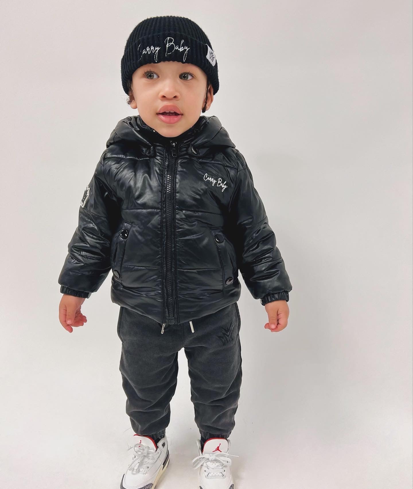 BLACK CB KNITTED BEANIE (SHORT STYLE)